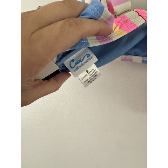 NWT California Waves Colorful Striped Swimsuit Top Size Large - Picture 4 of 5